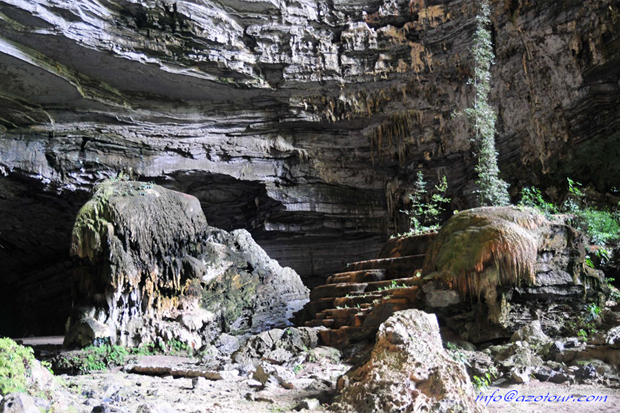 Visit Tien Son Cave 